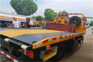 西峰附近拖车电话号码服务